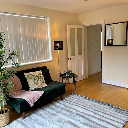 Mapesbury Dell Apartment Londen Buitenkant foto