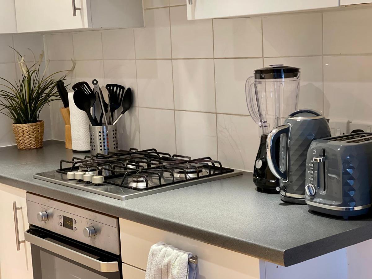 Mapesbury Dell Apartment Londen Buitenkant foto