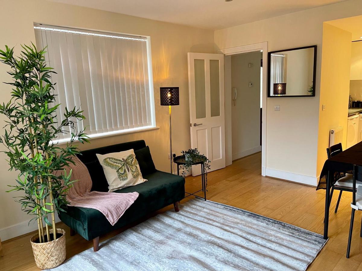 Mapesbury Dell Apartment Londen Buitenkant foto